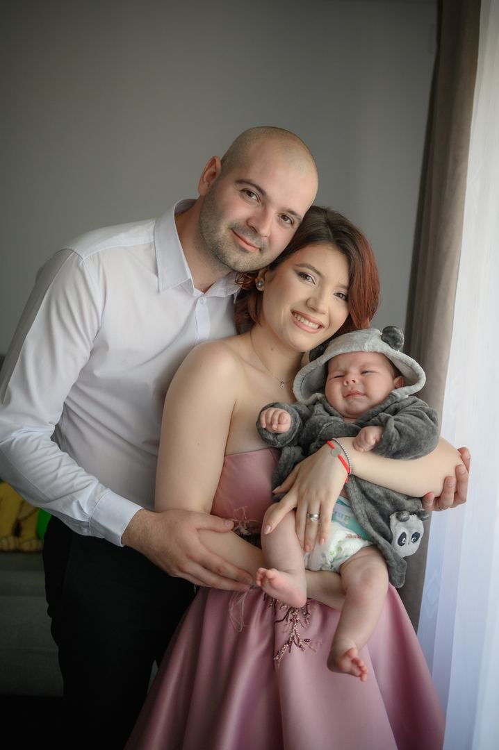 Familia și nașii — Demeter Studios